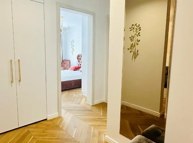 Bel Dom - The Central, Spacious 2 Luxury アパート